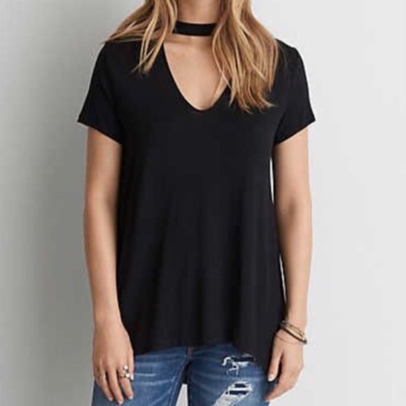 American Eagle Outfitters Tops - Black V-Neckline Tee with Choker